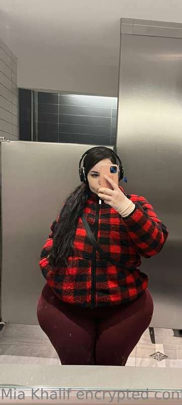 mia coomer|OnlyFans.
